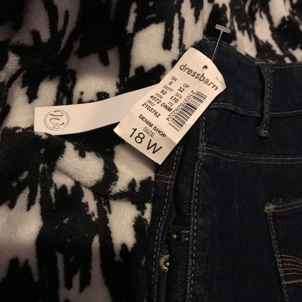 Dress Barn NWT Westport Signature Fit Skinny Dark Wash Jeans in 18W - HOST PICK! - Picture 7 of 9
